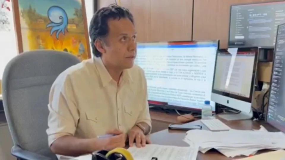 El despido de Arriaga ocurrió el pasado 13 de febrero, tras diversos señalamientos por su negativa a realizar ajustes en los libros de texto, particularmente en temas relacionados con perspectiva de género