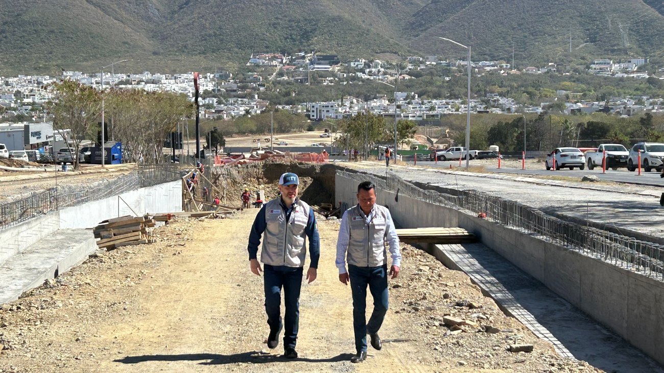 El puente vehicular, que conectará las avenidas La Rioja y Las Estancias, presenta un avance del 75 por ciento y contará con un carril por sentido, área peatonal, ciclovía y acotamiento