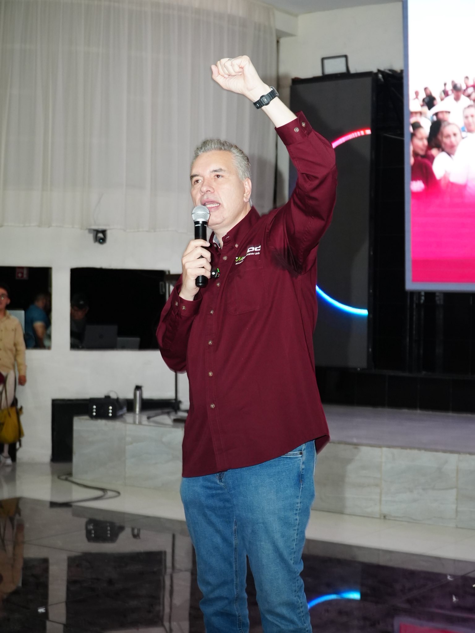 “Sí, quiero ser gobernador. Y quiero serlo porque la gente de Nuevo León requiere gobiernos sensatos, humanos y cercanos"