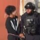 Según la información difundida, el agresor sería un joven de 15 años que ingresó al plantel con un rifle y abrió fuego contra las docentes.