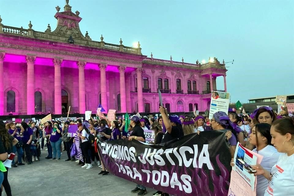 Tras la reunión de seguridad realizada en el Palacio de Gobierno de Nuevo León, el funcionario explicó que ya existe un plan sistemático de operaciones para atender la manifestación