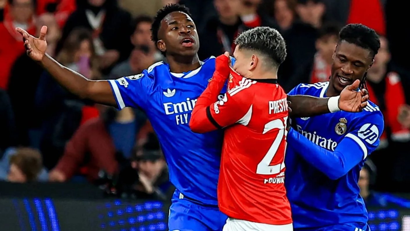 La FIFA y la IFAB acordaron abrir un proceso de consulta para analizar la posible modificación al reglamento, medida que en España ya ha sido denominada como la “Ley Vinicius”.