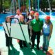 El parque abre diariamente de 10:00 a 20:00 horas, ofreciendo también espacios para picnic, asadores y la oportunidad de convivir junto al único río vivo de la ciudad.