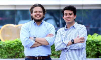 Ambos estudiantes coincidieron en que la experiencia les permitió aplicar los conocimientos adquiridos en el aula a escenarios reales del ámbito financiero