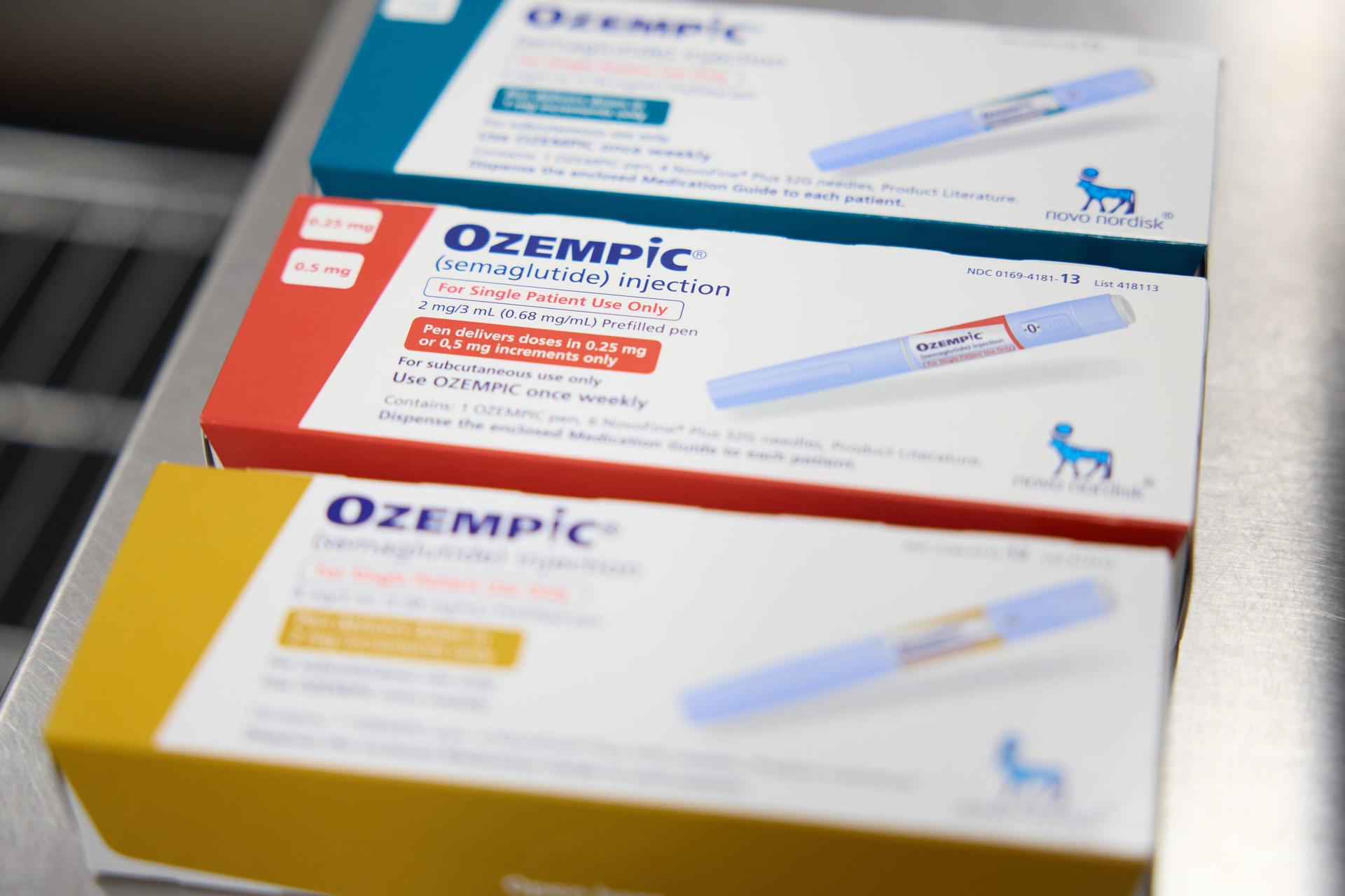 Para el estudio, los científicos revisaron seis ensayos clínicos con la participación de más de 3 mil 200 personas y un seguimiento de hasta 52 semanas después de interrumpir los medicamentos.