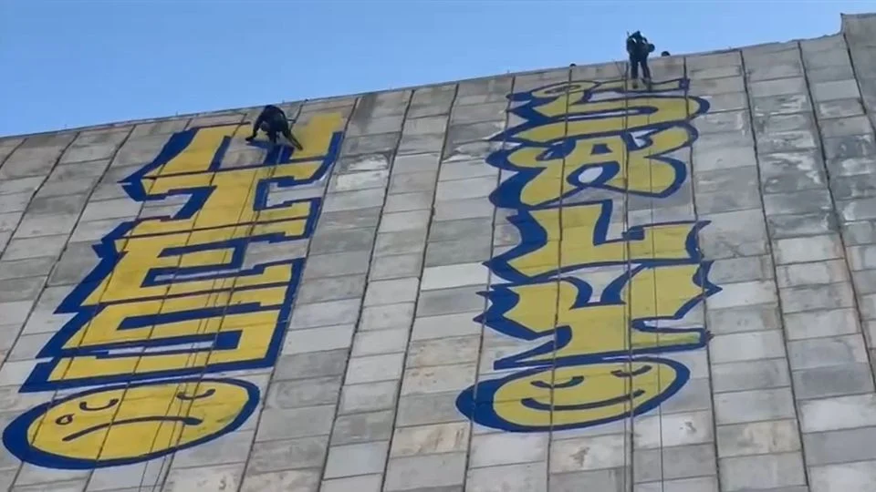 Tras atender el reporte, los oficiales localizaron y detuvieron a Luis Xavier “N”, de 35 años, y Laura Abigail “N”, de 25, quienes manifestaron ser pareja sentimental.