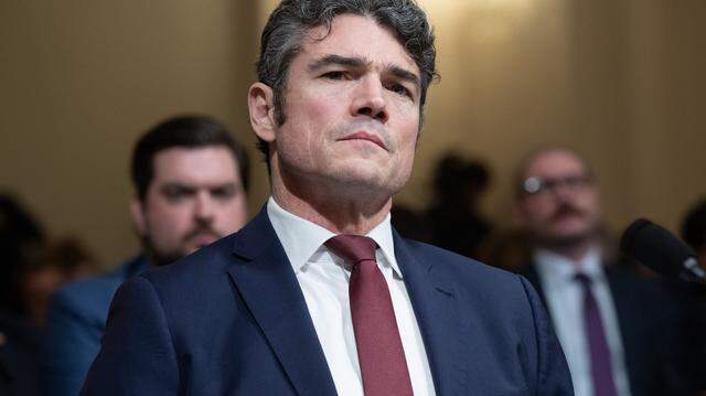 El ahora exfuncionario recordó además que durante su campaña, Trump promovió el lema “Estados Unidos primero”, con el argumento de evitar conflictos costosos en Medio Oriente