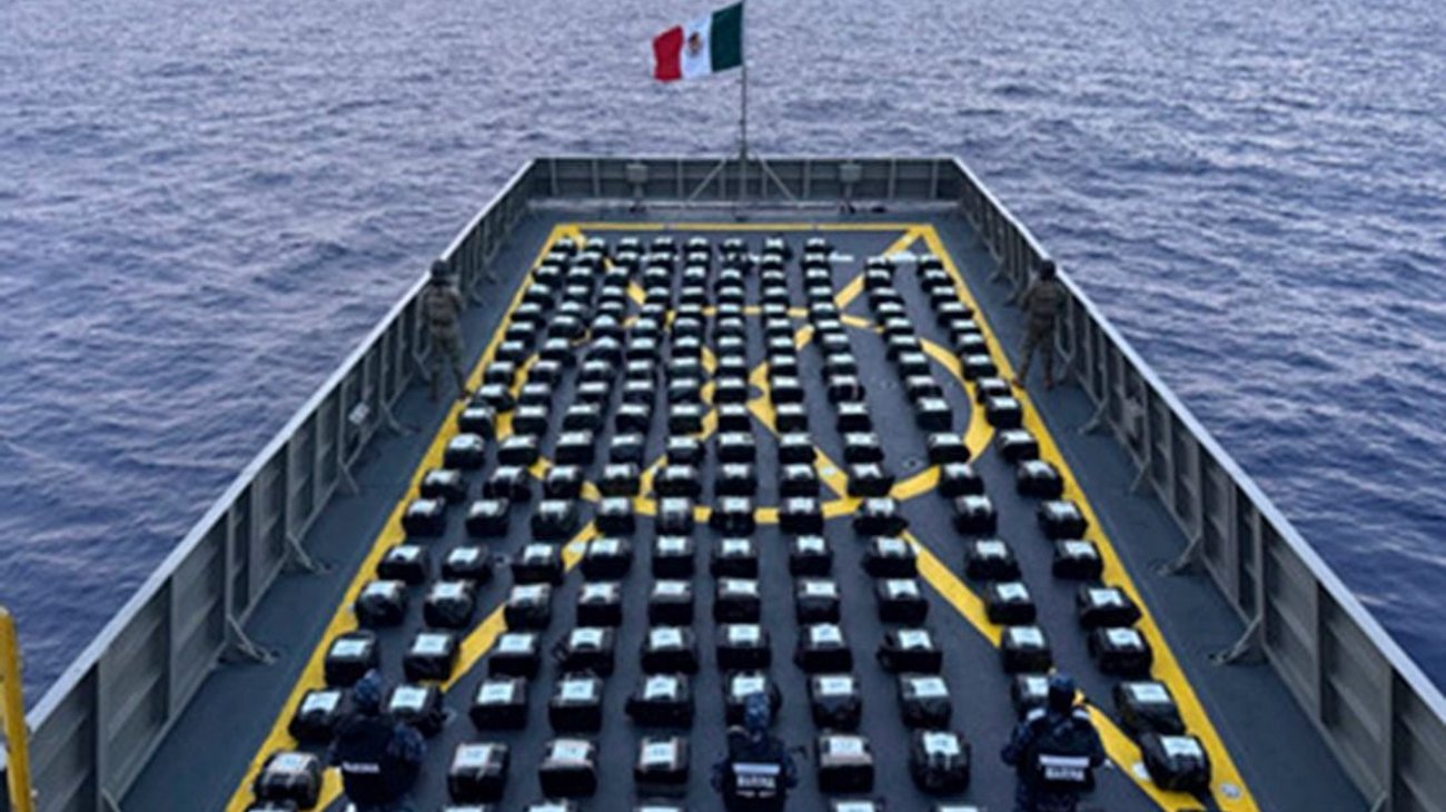 El aseguramiento se llevó a cabo a más de 200 millas náuticas al suroeste de las costas de Guerrero, donde personal naval detectó la carga durante patrullajes marítimos