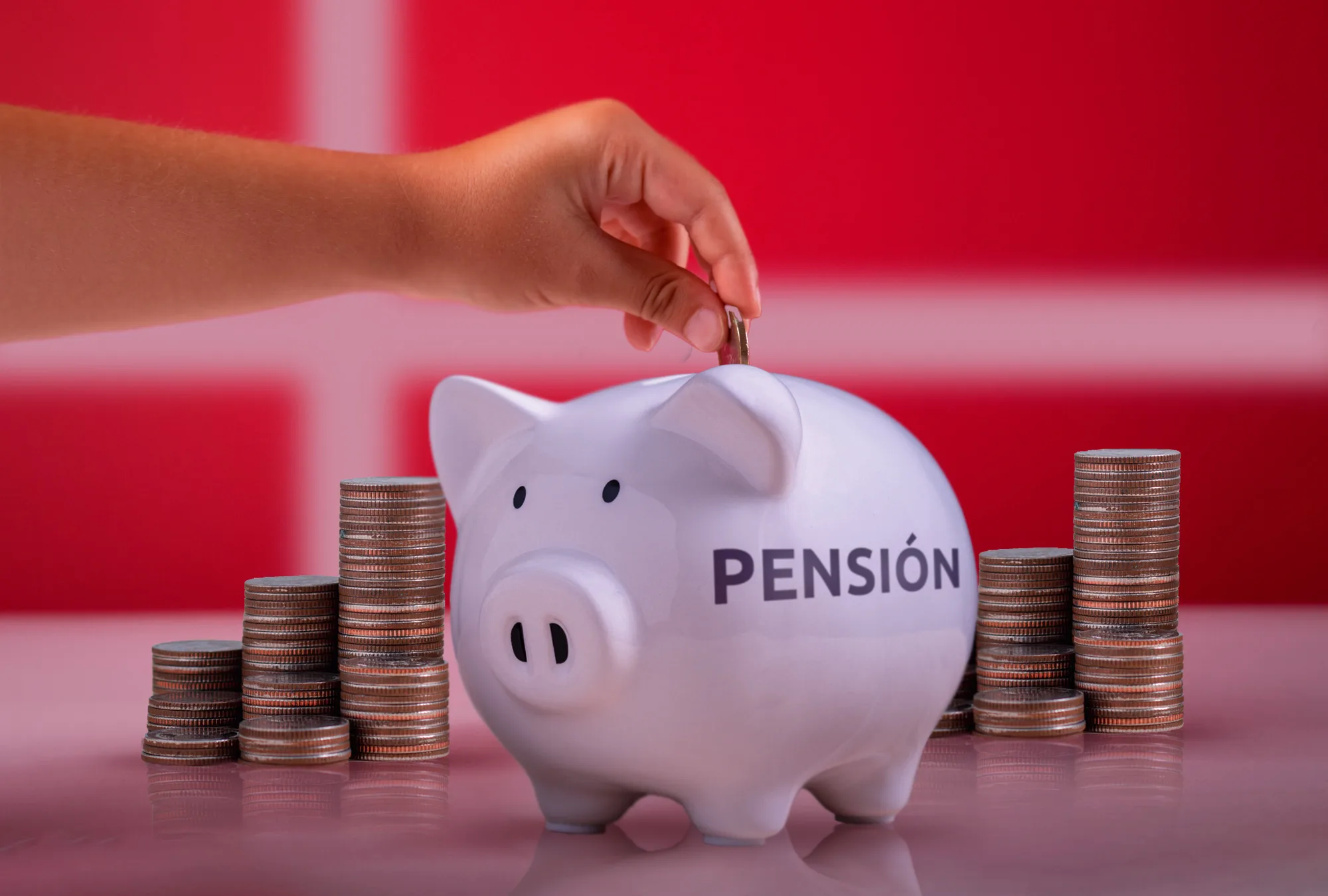 Con esta medida, casos como el de un exsubdirector de Luz y Fuerza del Centro, que percibe más de un millón de pesos mensuales, verían reducida su pensión a alrededor de 70 mil pesos