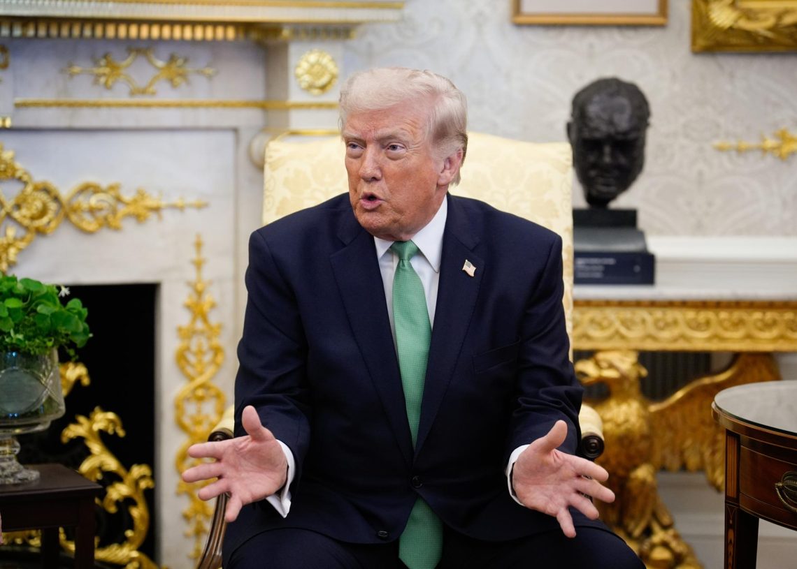 La guerra, en la que han muerto al menos 13 militares estadounidenses y que ha provocado un aumento en los precios de la gasolina