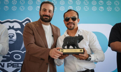. Durante el encuentro, el ex pugilista compartió su experiencia en el boxeo profesional y alentó a los asistentes a perseguir sus sueños con disciplina, constancia y compromiso tanto en el deporte como en la escuela.