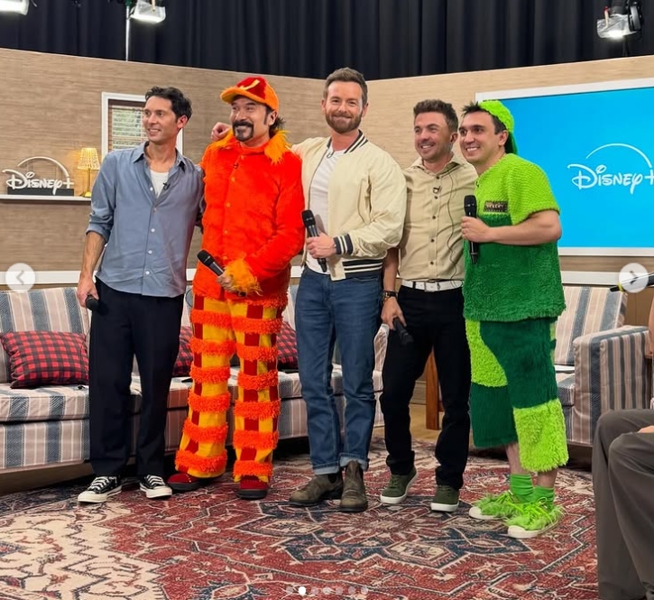 La visita de los actores forma parte de una gira promocional en el país, con participaciones en programas como “Venga la Alegría”.