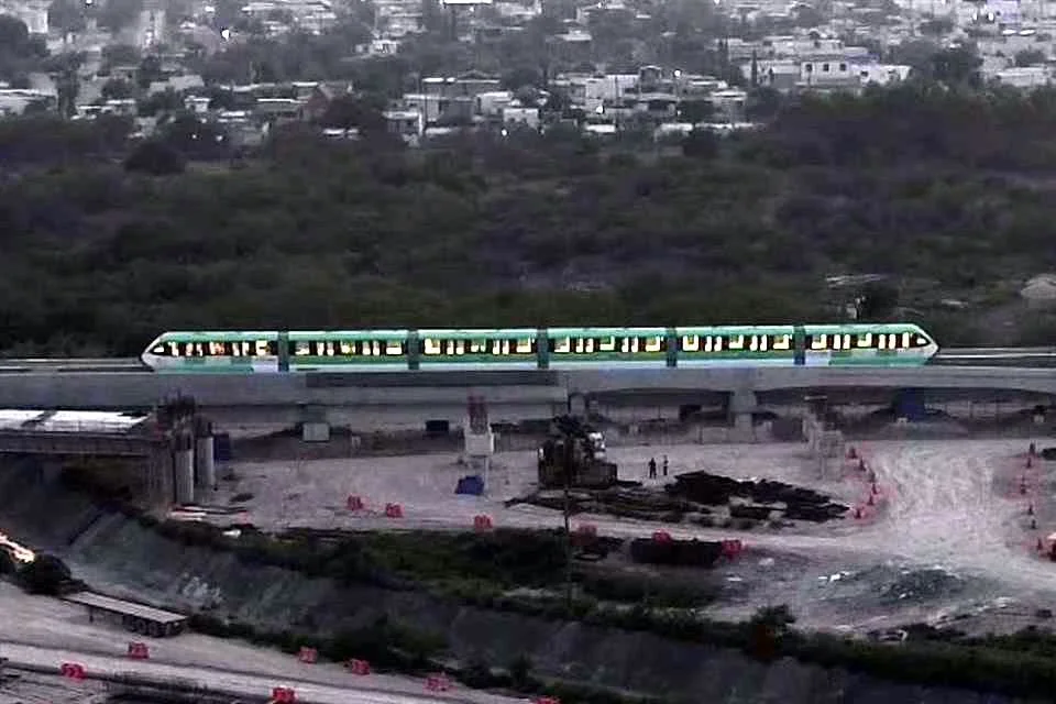 El recorrido se extendió hasta el área de La Fe, cubriendo poco más de un kilómetro antes de regresar al punto de partida.