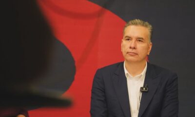 El senador agregó que el 93 por ciento de las empresas norteamericanas están a favor de que continúe el tratado comercial, por lo que expresó confianza en que la revisión concluirá exitosamente.