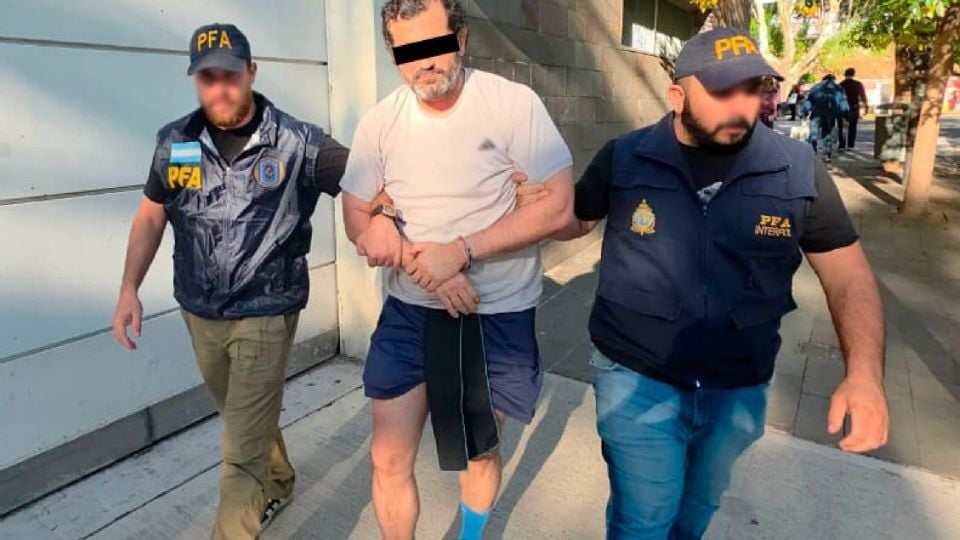 Tras su captura, se iniciaron los procesos legales para su extradición a México, donde deberá enfrentar cargos relacionados con el robo y tráfico de combustible.