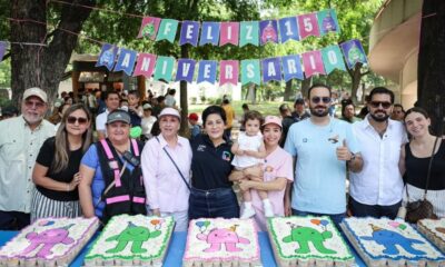 El alcalde Mauricio Farah acudió al evento y convivió con los asistentes, encabezando el corte del pastel conmemorativo