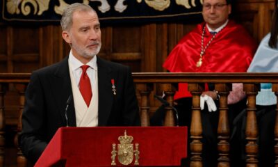La ceremonia se llevó a cabo en la Universidad de Alcalá de Henares, con la presencia de la reina Letizia Ortiz.