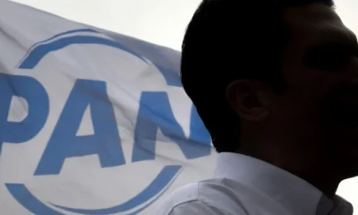 Santos criticó que en Nuevo León se ha confundido la función de gobernar con la promoción personal, al destinar, dijo, grandes cantidades de dinero a redes sociales, espectaculares y campañas publicitarias.