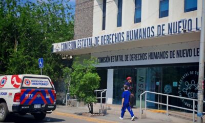 Al sitio arribaron elementos de la Policía de Monterrey, agentes ministeriales, así como corporaciones de Protección Civil y Bomberos para atender la emergencia.