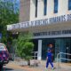 Al sitio arribaron elementos de la Policía de Monterrey, agentes ministeriales, así como corporaciones de Protección Civil y Bomberos para atender la emergencia.