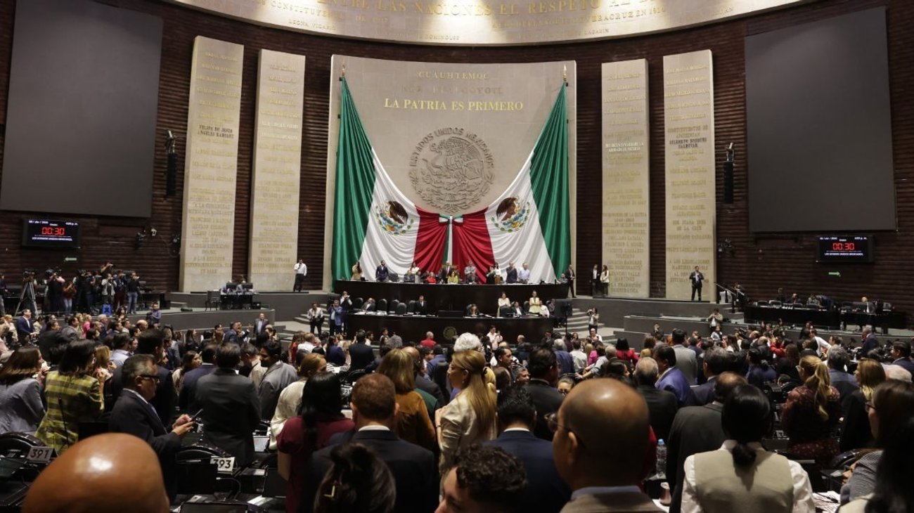 Entre los cambios más relevantes destaca la modificación al artículo 115, que establece que cada municipio será gobernado por un ayuntamiento integrado por una presidencia municipal