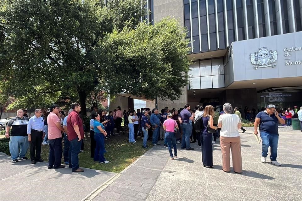 El ejercicio también se realizó en el Palacio de Justicia de Monterrey, donde unas 500 personas fueron evacuadas, así como en instalaciones del Instituto Nacional Electoral y la Clínica 33 del Instituto Mexicano del Seguro Social