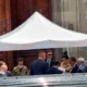 El funcionario estadounidense llegó acompañado por el embajador Ronald Johnson y bajo un fuerte dispositivo de seguridad.