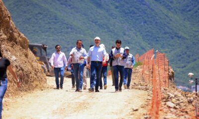 Acompañado por funcionarios municipales, Adrián de la Garza supervisó también el túnel vehicular que ya cuenta con accesos por debajo de la Carretera Nacional.