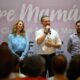 El evento incluyó rifas de pantallas, electrodomésticos y tarjetas de regalo, además de mensajes de reconocimiento hacia los asistentes.