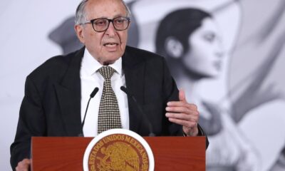 En cuanto al ébola, Kershenobich indicó que el contagio ocurre mediante contacto con fluidos corporales y no por vía aérea.