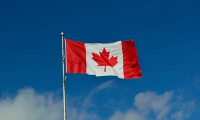 A partir del 30 de mayo y hasta finales de agosto, todas las personas que hayan estado recientemente en los países afectados deberán cumplir una cuarentena obligatoria de 21 días al ingresar a Canadá, incluso si no presentan síntomas.