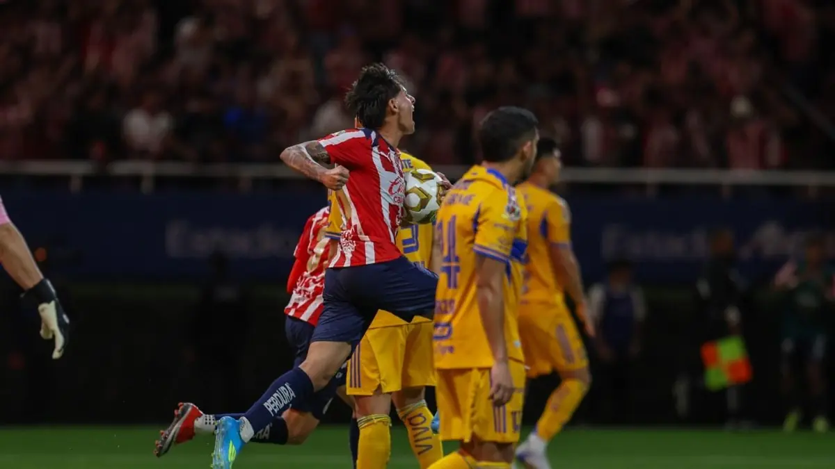Chivas firmó una de las remontadas más espectaculares de la liguilla al dejar fuera a Tigres UANL.