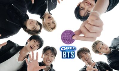 Las galletas también tendrán grabados especiales con símbolos representativos de la agrupación, entre ellos el logo oficial de BTS y el famoso ARMY Bomb, objeto icónico utilizado por los fans durante conciertos y eventos del grupo surcoreano.