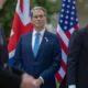 En su discurso, Bessent centró gran parte de sus declaraciones en Irán y aseguró que Estados Unidos parece estar “solo” en la lucha contra lo que calificó como terrorismo iraní.