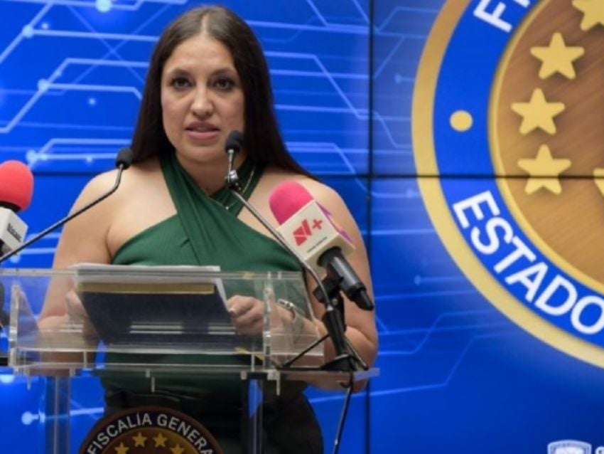 La funcionaria detalló que uno de los aspectos más delicados detectados en las grabaciones es que uno de los agentes estadounidenses portaba un arma corta dentro de la Fiscalía de Operaciones Estratégicas