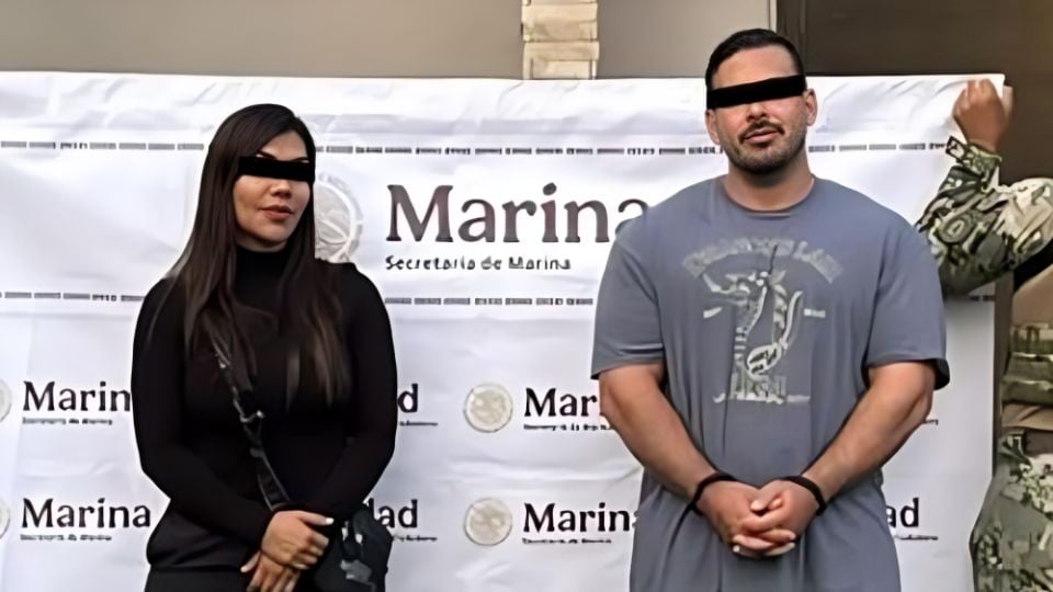 Las autoridades ejecutaron órdenes de cateo en propiedades ubicadas en San Pedro Garza García, Monterrey y Allende, donde además de la captura del sospechoso, de 39 años, también fue detenida una mujer de 41 años.
