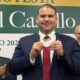 Tras recibir la venera oficial, Castillo Martínez agradeció el respaldo obtenido en la elección interna y aseguró que asumirá el cargo con humildad, compromiso y una política de puertas abiertas para toda la comunidad universitaria.