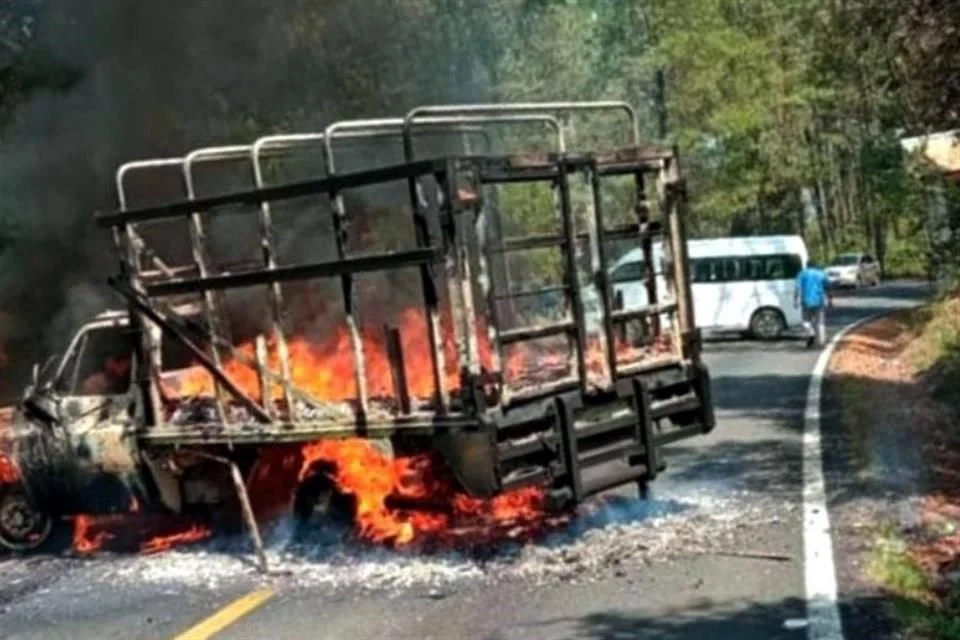 El Gobierno Municipal de Charapan informó que mantiene coordinación con fuerzas estatales y federales para reforzar la seguridad en la región y pidió a la población mantener la calma.