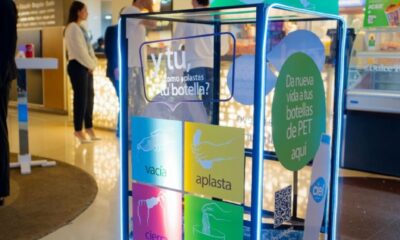 Como parte de esta estrategia, en Nuevo León se implementó el programa “Con Todo, Por Favor”, enfocado en facilitar la disposición adecuada de botellas de PET en espacios públicos.