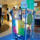 Como parte de esta estrategia, en Nuevo León se implementó el programa “Con Todo, Por Favor”, enfocado en facilitar la disposición adecuada de botellas de PET en espacios públicos.