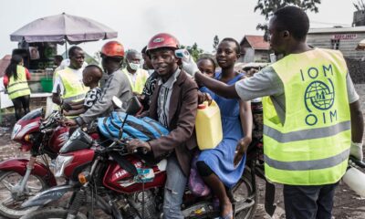 Los CDC de África expresaron preocupación por la cercanía de las regiones afectadas con Uganda y Sudán del Sur, lo que podría favorecer la transmisión transfronteriza de la enfermedad.