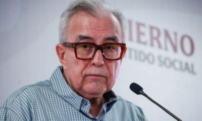 Junto al gobernador también comparecieron el vicefiscal general de Sinaloa con licencia, Dámaso Castro Saavedra, y el alcalde de Culiacán, Juan de Dios Gámez Mendívil, quienes igualmente fueron mencionados en las investigaciones estadounidenses
