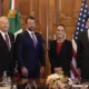 “Acordamos seguir colaborando conjuntamente en el marco de respeto de nuestros países”, escribió Sheinbaum tras la reunión privada.