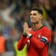 En la segunda mitad, Portugal intentó recuperar la ventaja e incluso celebró un gol de João Cancelo que fue invalidado por fuera de lugar tras la revisión del VAR