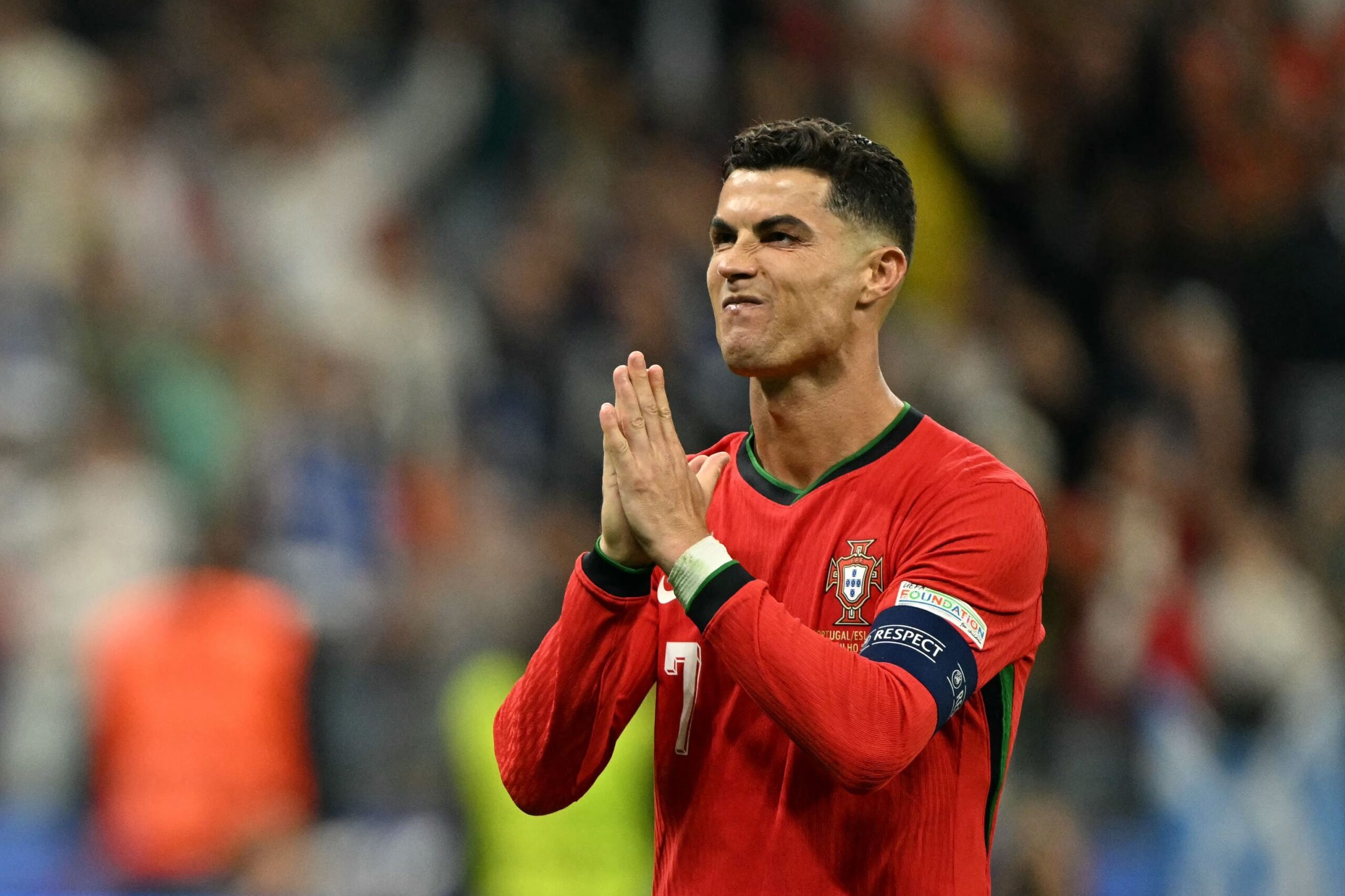 En la segunda mitad, Portugal intentó recuperar la ventaja e incluso celebró un gol de João Cancelo que fue invalidado por fuera de lugar tras la revisión del VAR