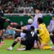 Corea del Sur lanzó sus últimos ataques en busca del empate y estuvo a punto de conseguirlo cuando Guesung conectó un cabezazo a quemarropa.