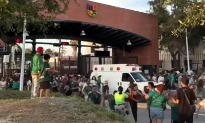 Después de los incidentes, el recinto presentó aglomeraciones en las zonas de pantallas y en los puntos de venta de alimentos y bebidas.