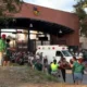 Después de los incidentes, el recinto presentó aglomeraciones en las zonas de pantallas y en los puntos de venta de alimentos y bebidas.