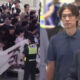 El estratega abandonó el aeropuerto con gesto serio y sin emitir declaraciones, acompañado por integrantes del cuerpo técnico y jugadores como Lee Kang-in, Cho Hyun-woo y Hwang In-beom