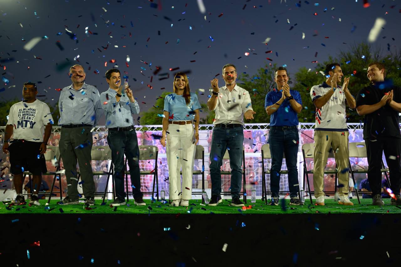 La final del mundialito tendrá lugar el próximo sábado seis de junio, en donde los equipos ganadores de las siete categorías recibirán un trofeo, una lap top o una tablet para cada integrante y un premio conjunto de dinero en efectivo.